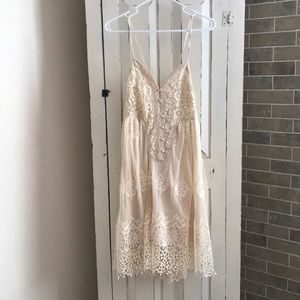 En Creme Lace Dress in Cream Size Large